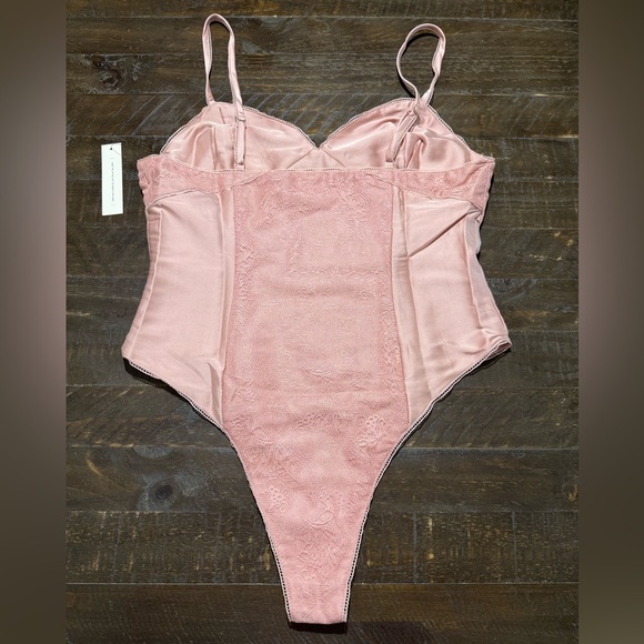 NWT Lani the Label Victoria Blush Pink Satin Lace Bodysuit Sz Large - Picture 4 of 15